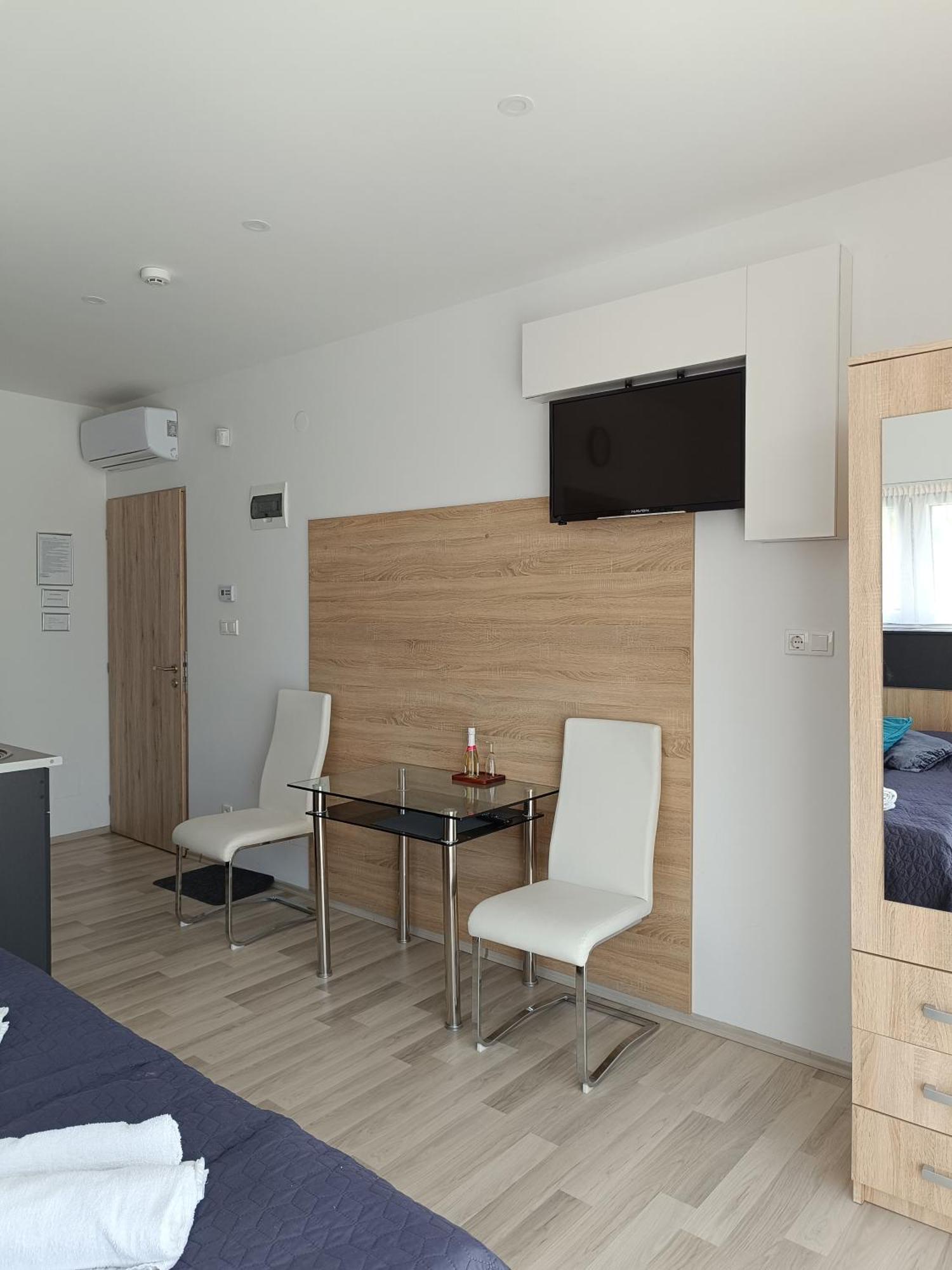 Ujhely Apartmanhaz Siofok Ngoại thất bức ảnh