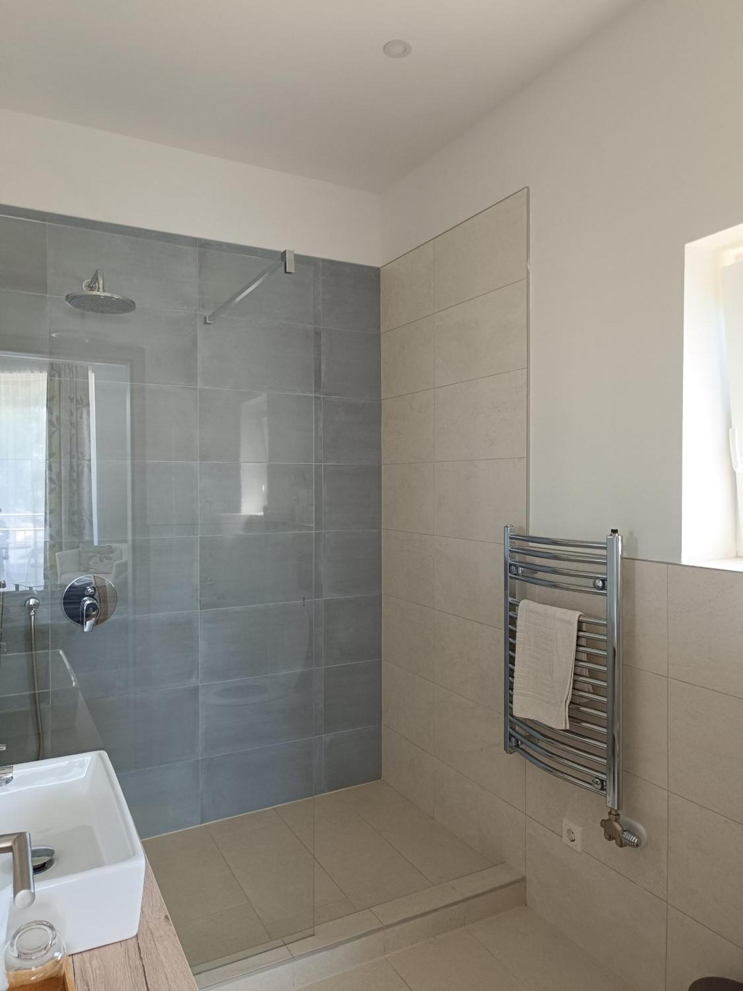 Ujhely Apartmanhaz Siofok Ngoại thất bức ảnh