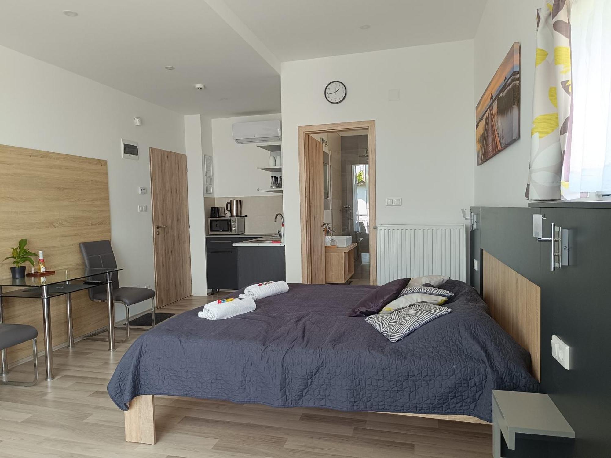 Ujhely Apartmanhaz Siofok Ngoại thất bức ảnh