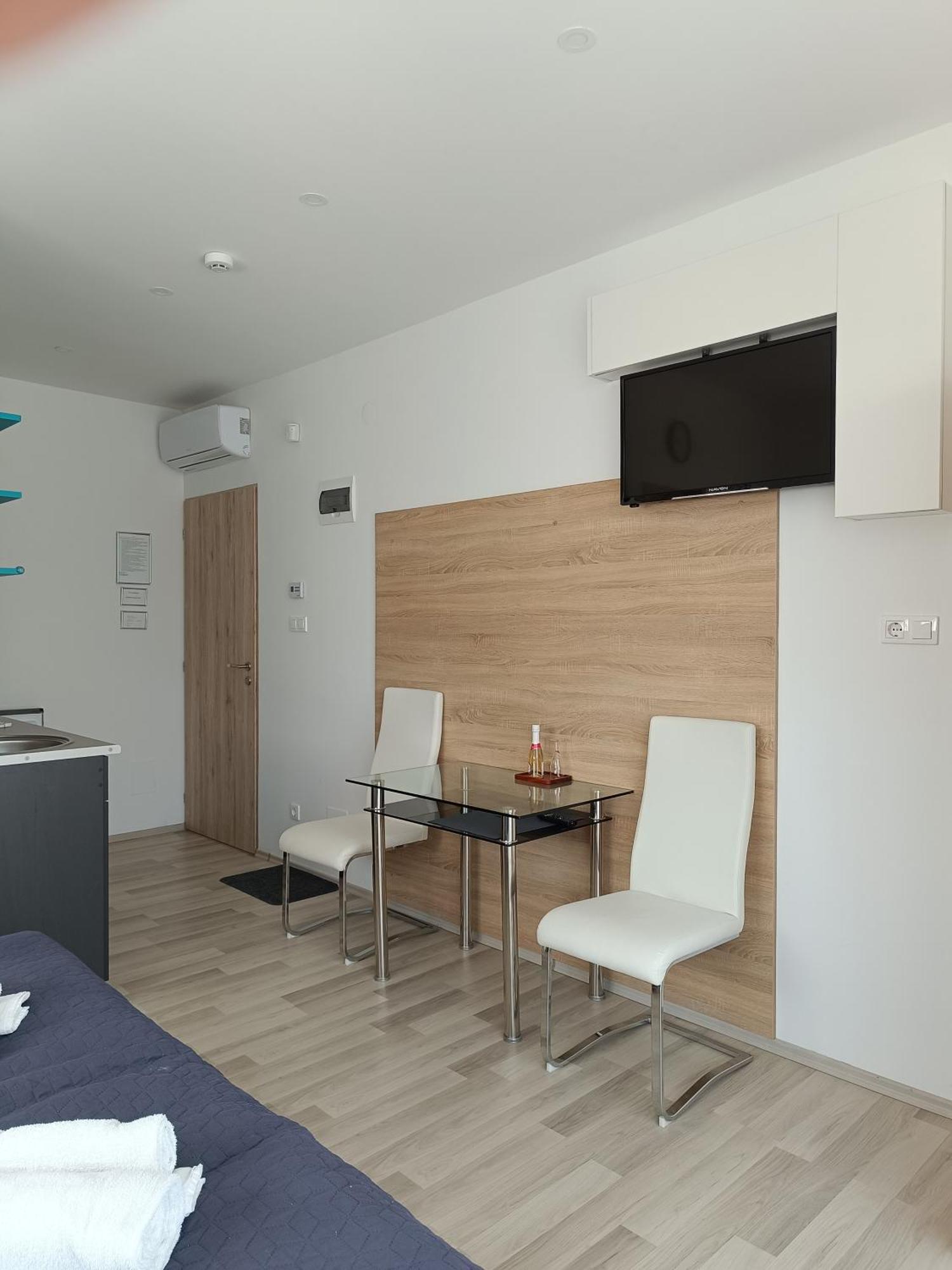 Ujhely Apartmanhaz Siofok Ngoại thất bức ảnh