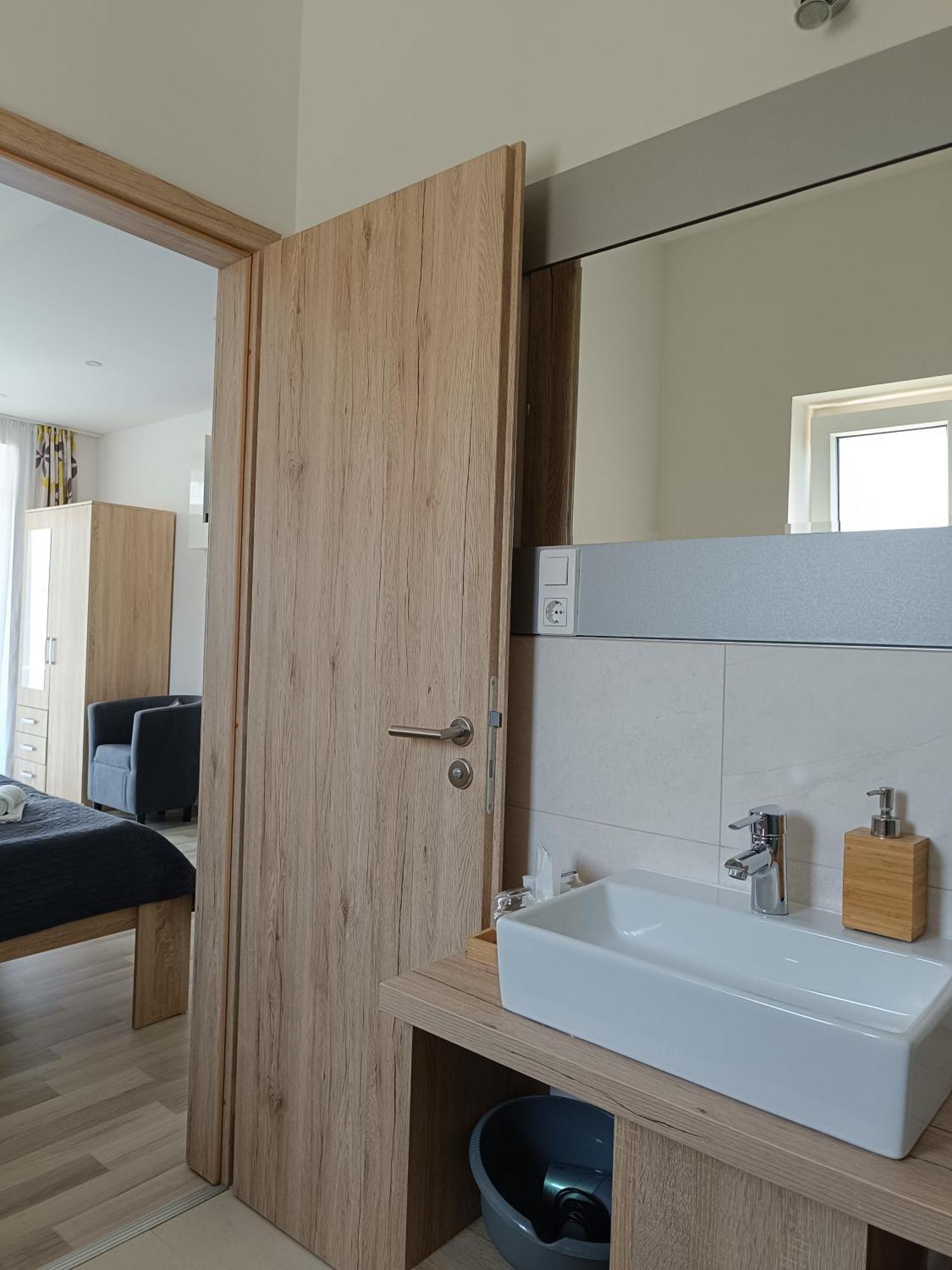 Ujhely Apartmanhaz Siofok Ngoại thất bức ảnh