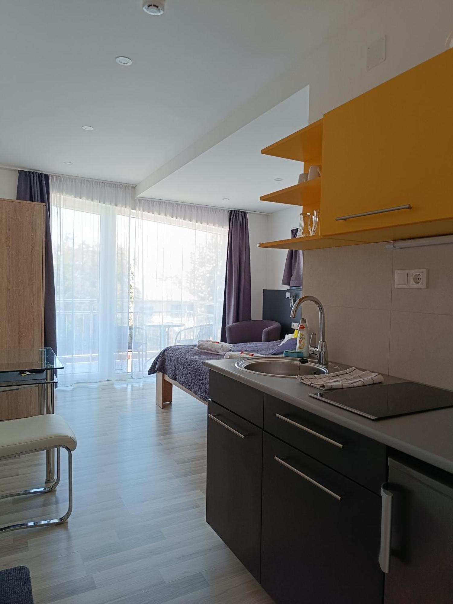 Ujhely Apartmanhaz Siofok Ngoại thất bức ảnh