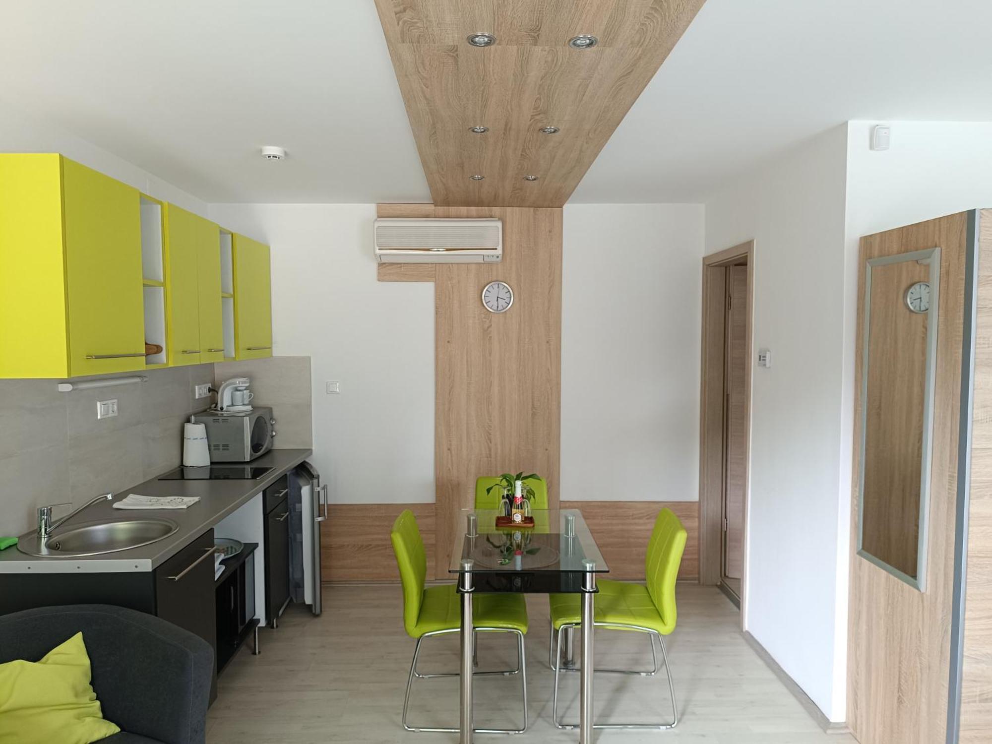 Ujhely Apartmanhaz Siofok Ngoại thất bức ảnh
