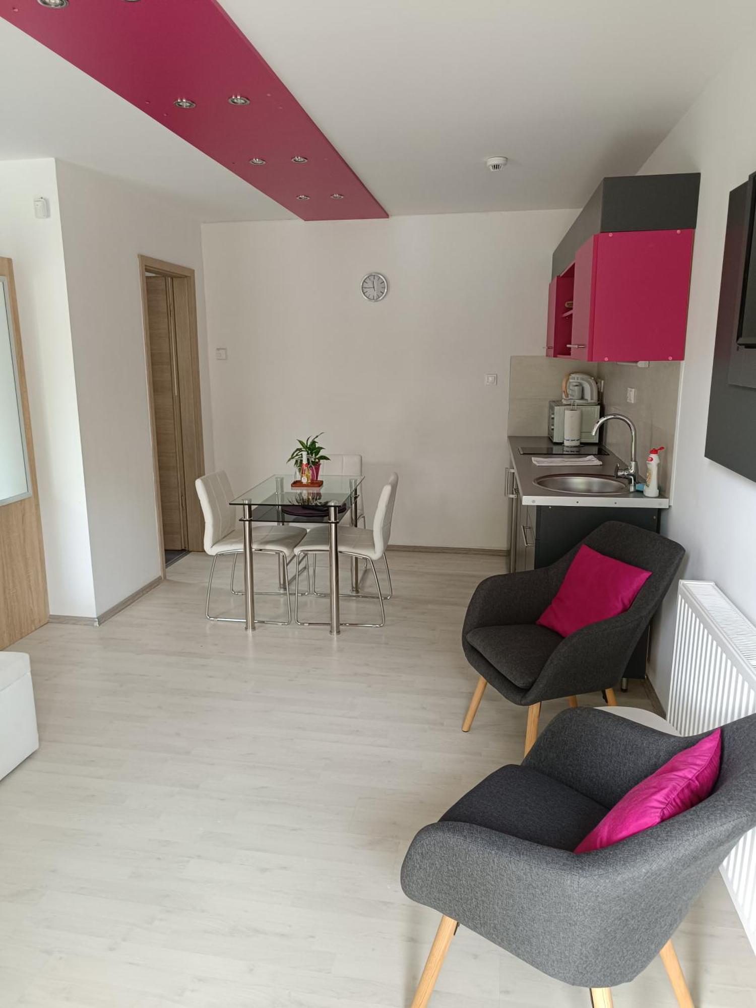 Ujhely Apartmanhaz Siofok Ngoại thất bức ảnh