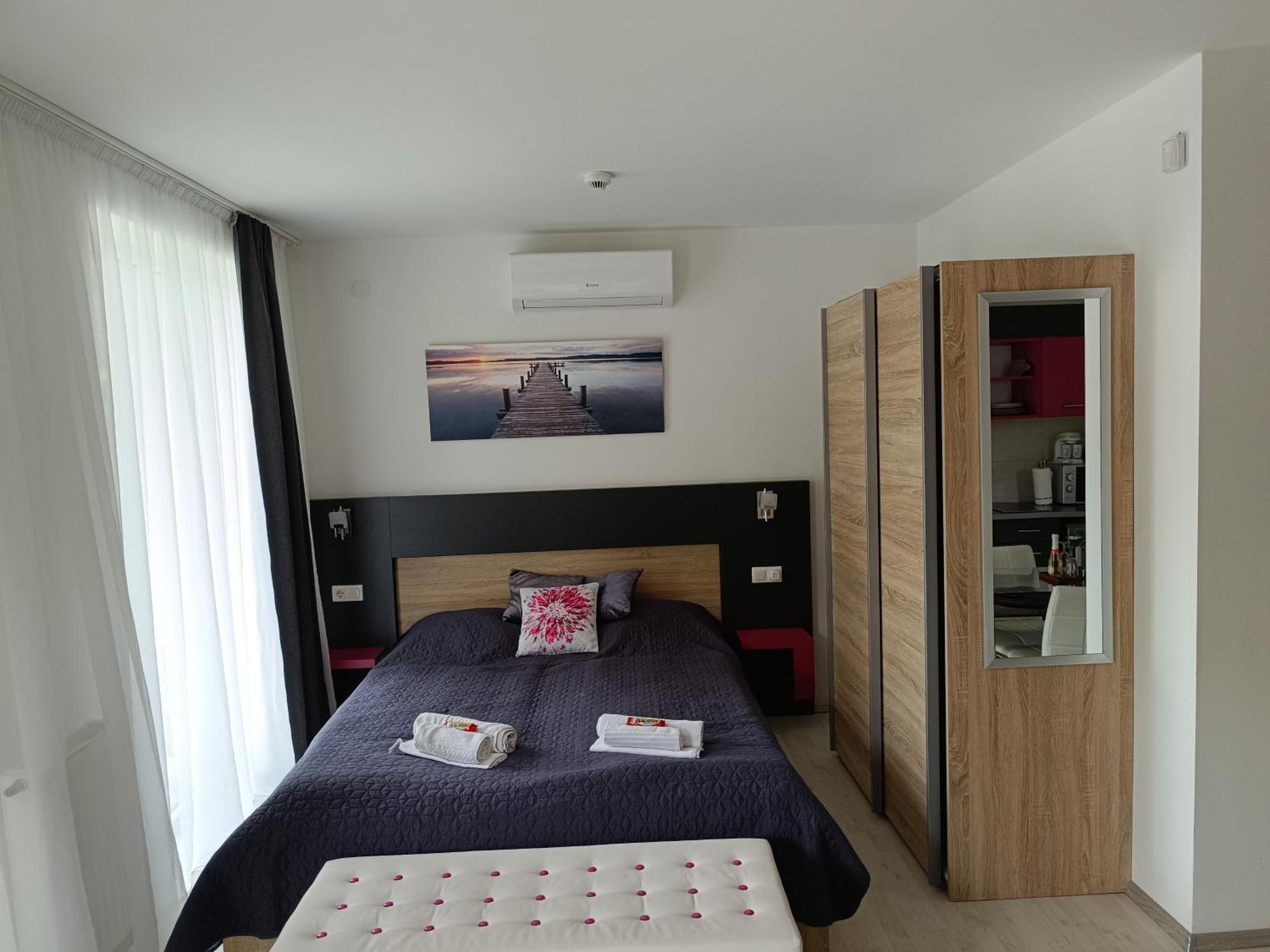 Ujhely Apartmanhaz Siofok Ngoại thất bức ảnh