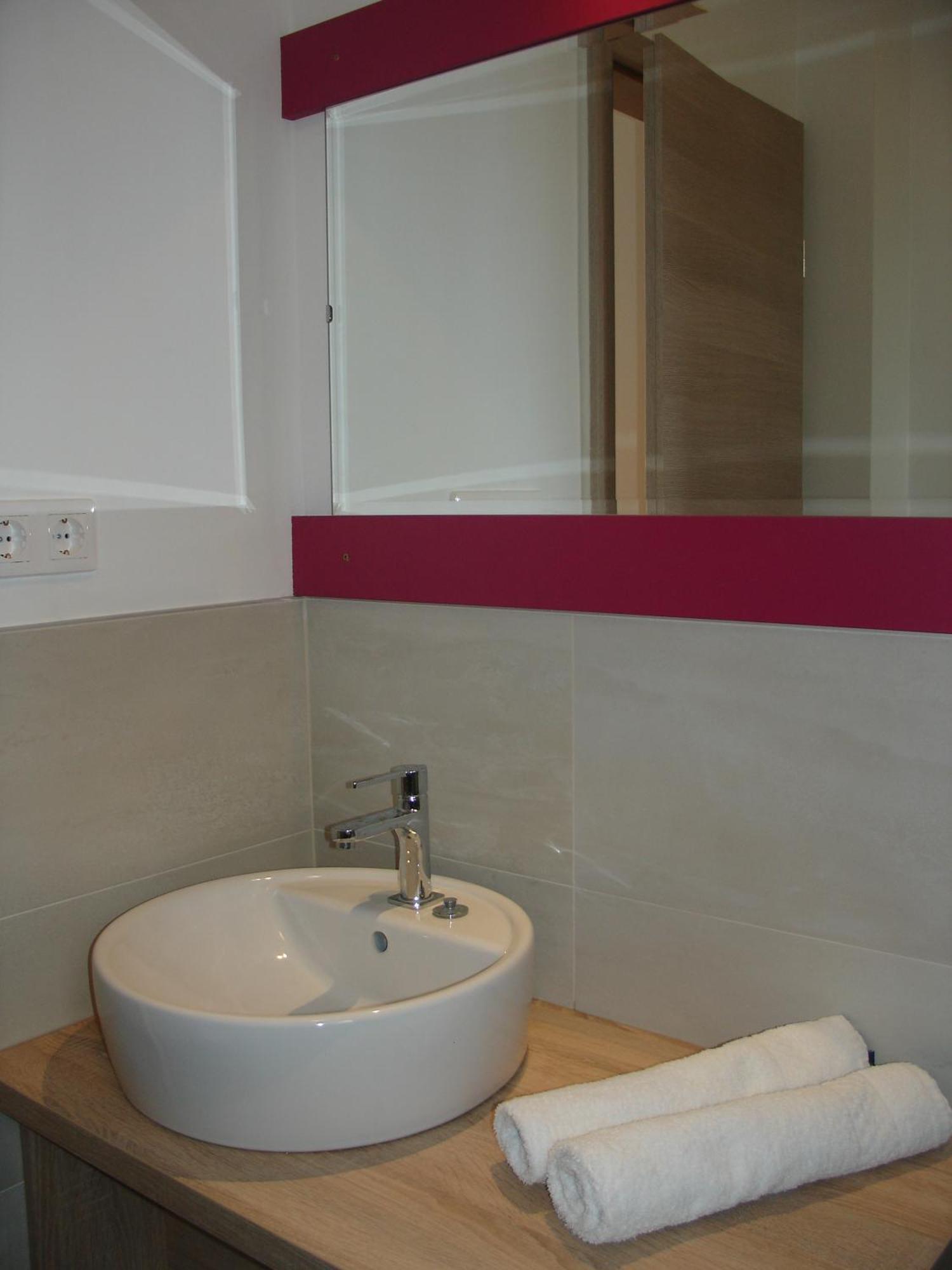 Ujhely Apartmanhaz Siofok Ngoại thất bức ảnh
